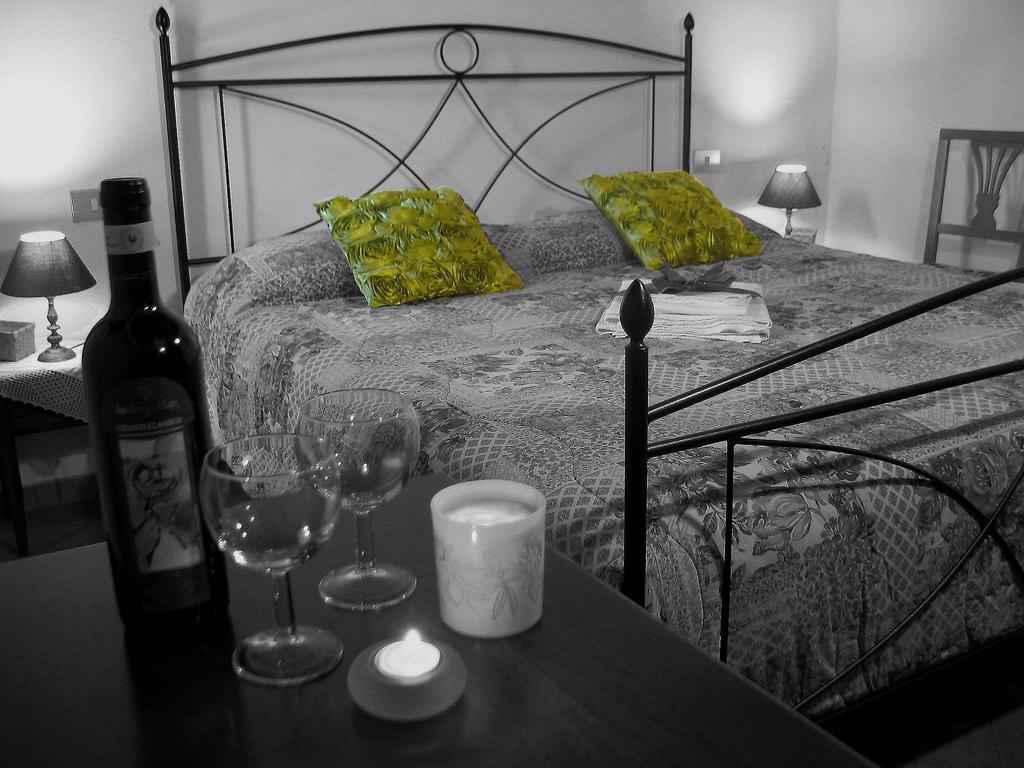 B&B Le Logge Di Sopra Asciano Eksteriør billede