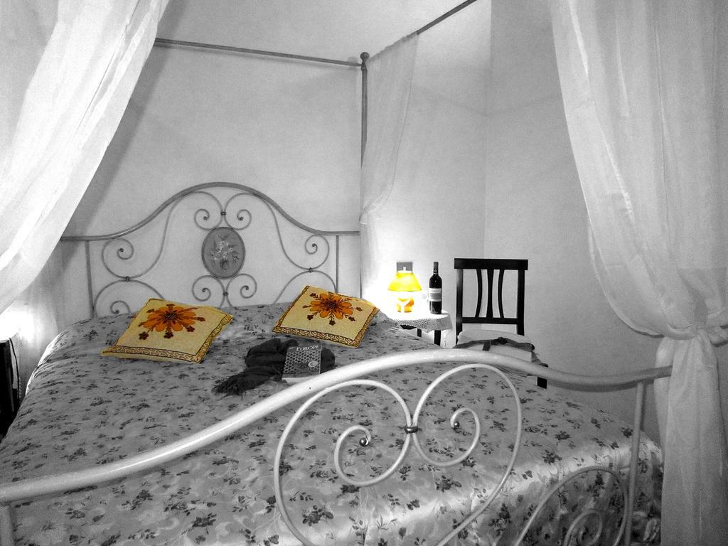 B&B Le Logge Di Sopra Asciano Eksteriør billede